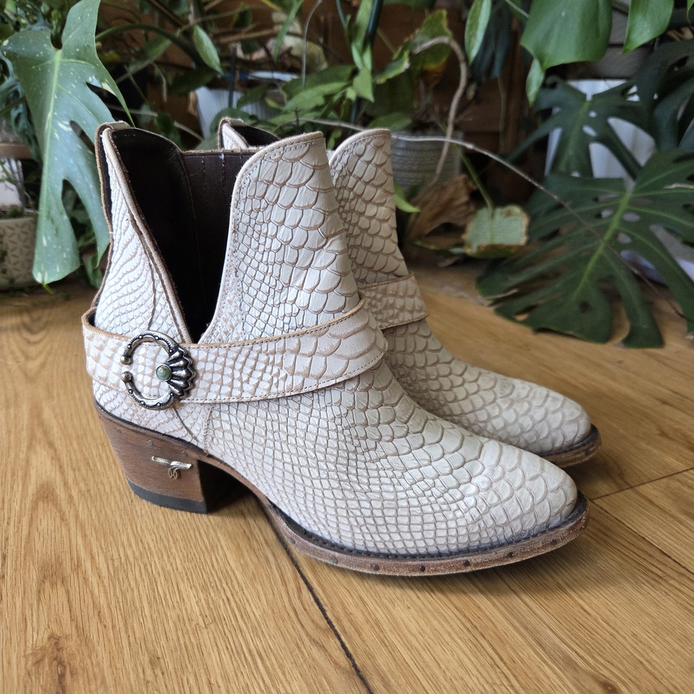 Elegant Cream Snakeskin Ankle Boots - Picture 8 of 8